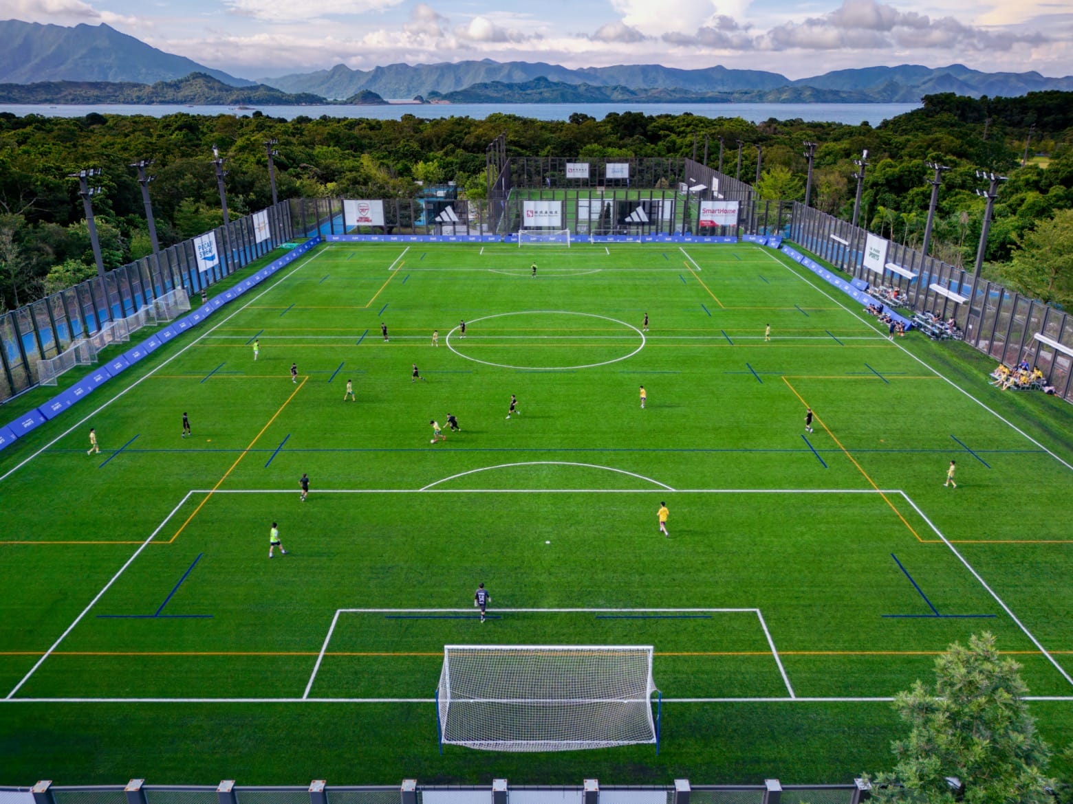 拜仁官方：后卫博埃因病缺席与斯图加特的比赛