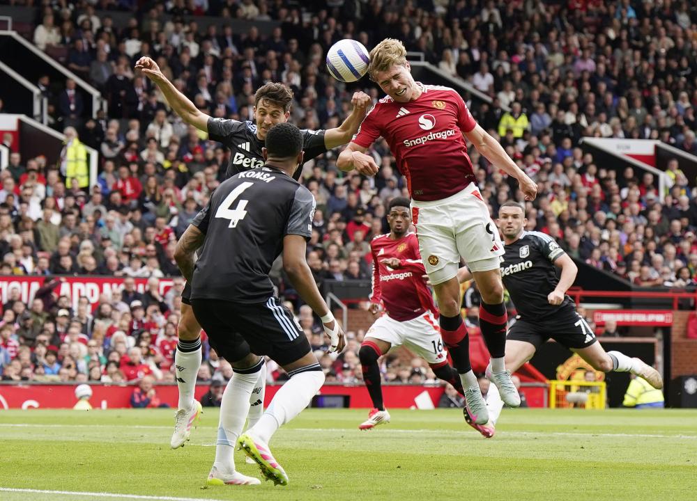 官方：赵博和王国明共同当选中超9／10月最佳守门员