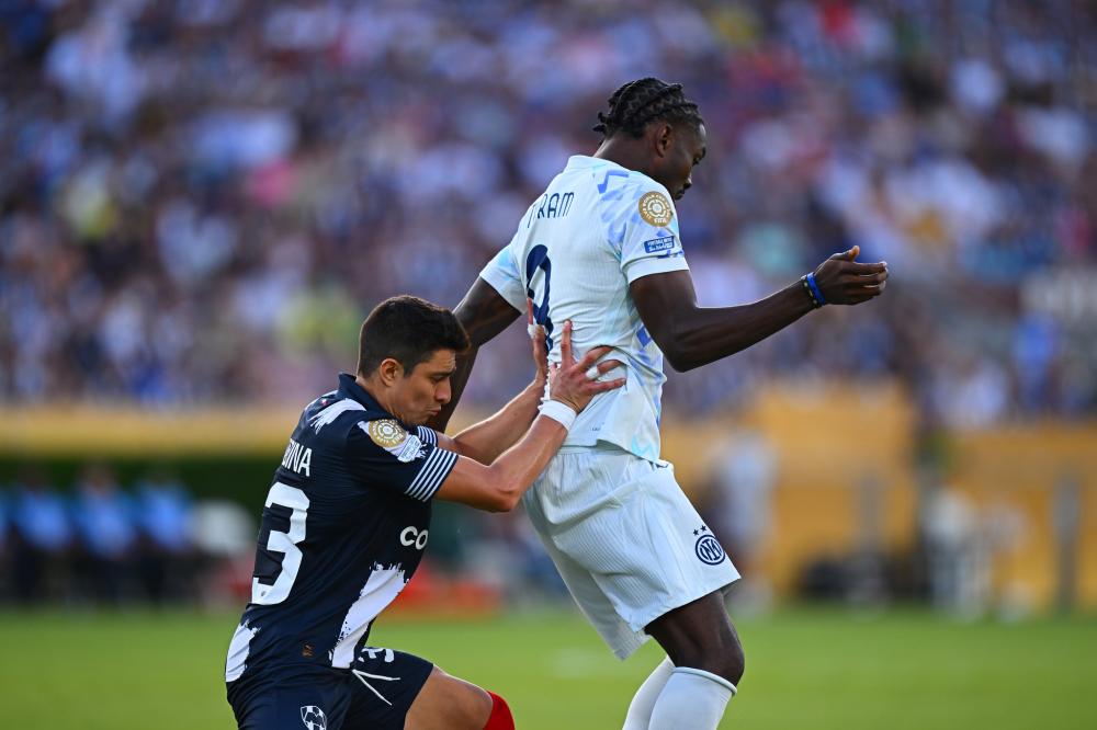 首秀惊艳！江苏外援爱德华兹&亨特合砍51分